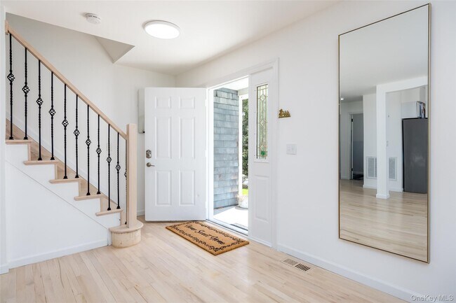 Photo - 371 S River Rd