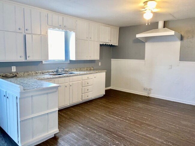 Photo - $0 First Month's Rent / $0 Deposit at Move-in