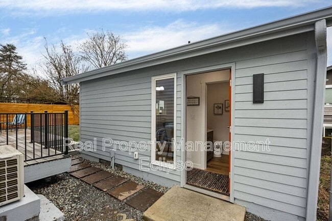 Building Photo - 742 N 90th St Unit ADU Rental