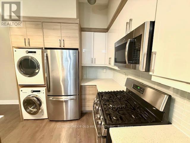 Photo - 259 Gerrard St E