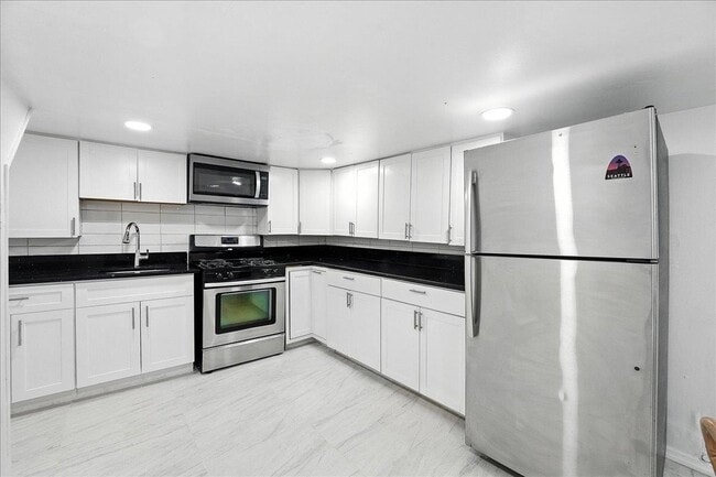 Photo - 283 Griffith St