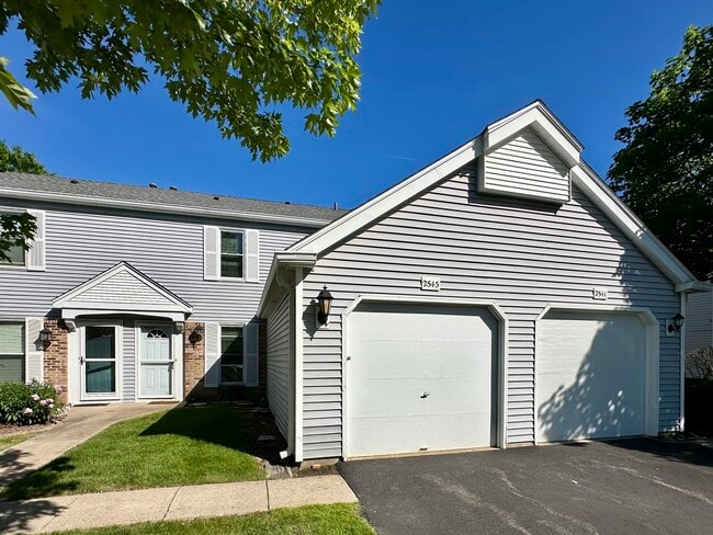Building Photo - 2543 Prairieview Ln S