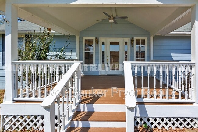 Photo - 323 Walsh Rd