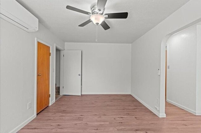 Photo - 112 College Way Unidad 112 College Way (downstairs studio)