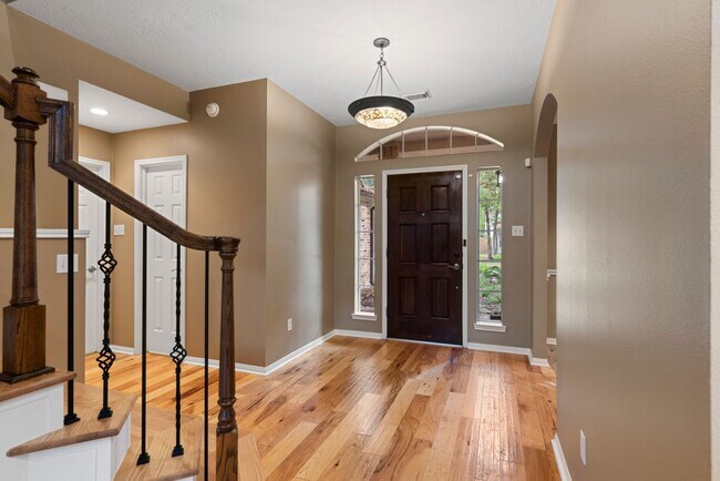 Photo - The Perfect Woodlands Retreat: Steps from ...