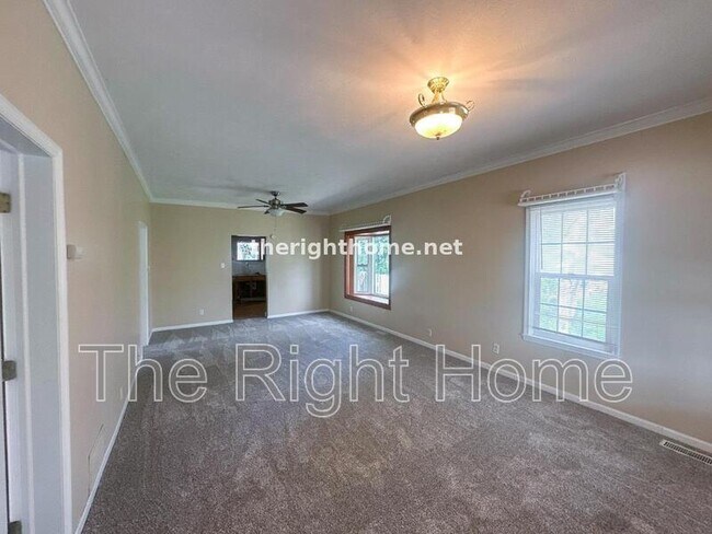 Photo - 902 Harrington Ave