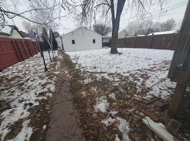 Photo - 3-Bedroom Rock Island Home with 2-Car Garage