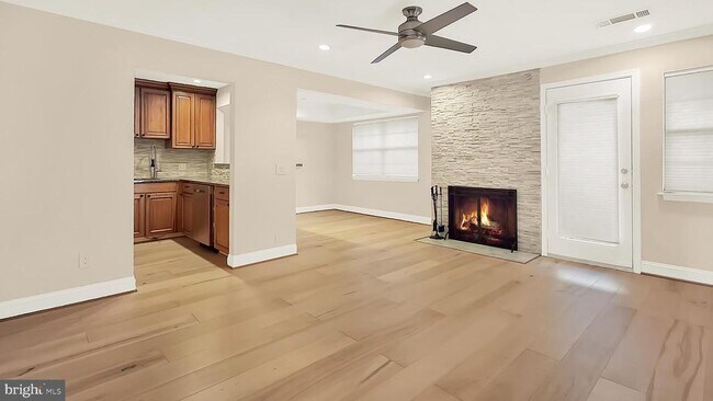 Photo - 5715 Chapman Mill Dr Unidad 310