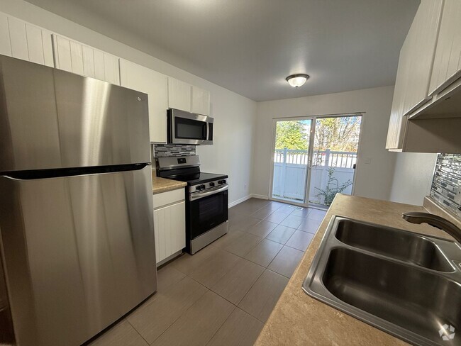 Building Photo - Remodeled Condo in West Valley Unit 17