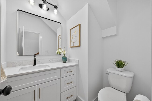 Photo - 5027 Willow Glen Dr Unit B