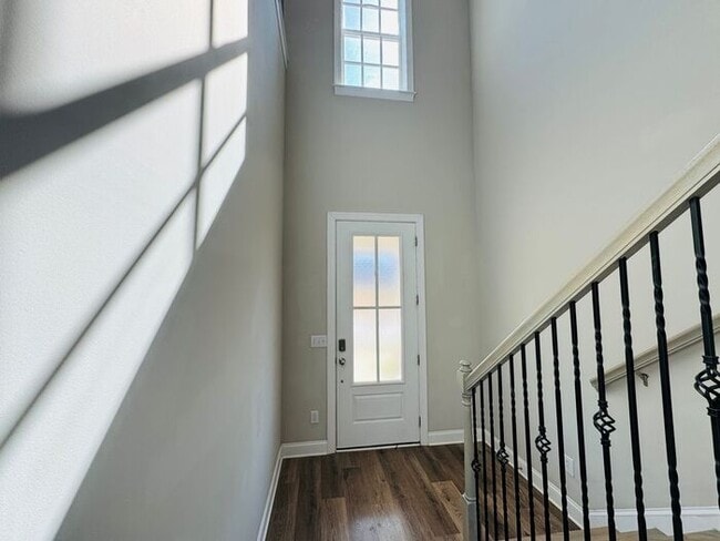 Photo - Pre-leasing for an April Move in-TOWN MADISON