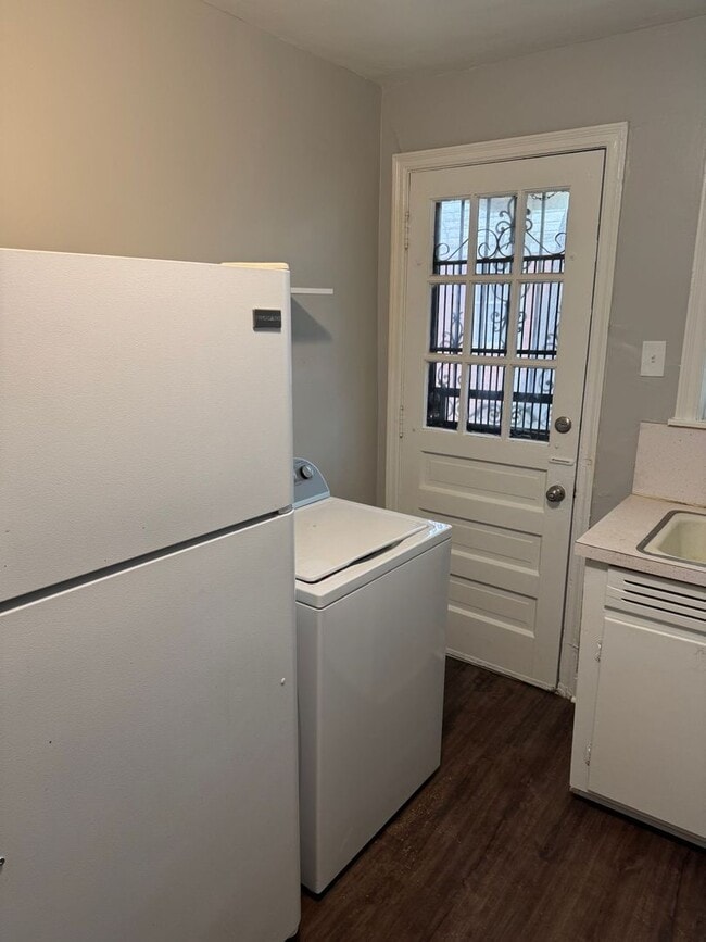 Photo - 157-159 Roberta Dr Unit 157