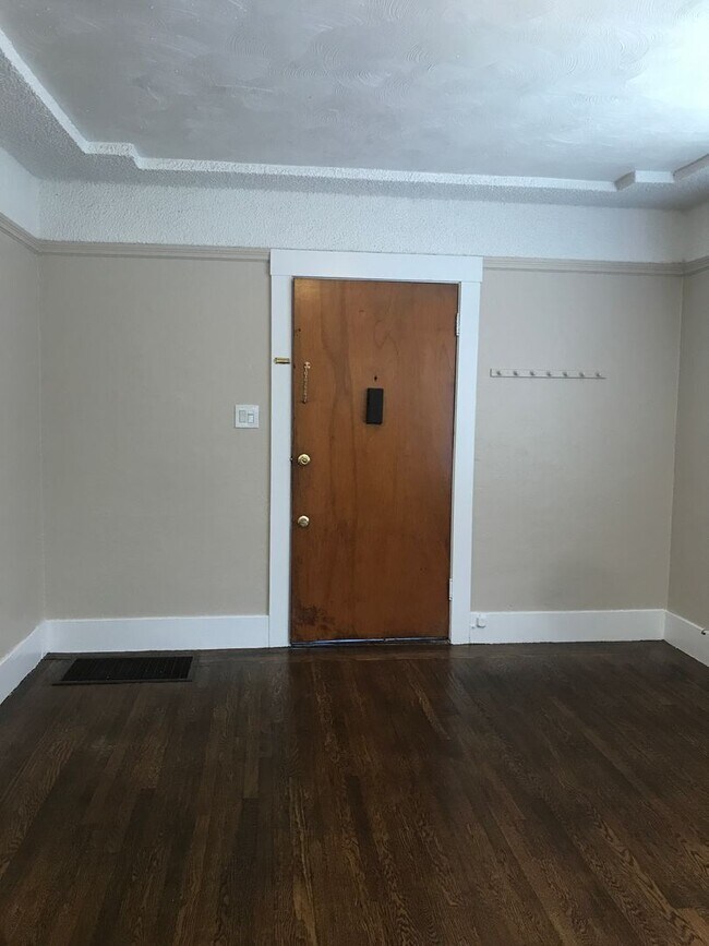 2504 MacArthur Blvd Unit 3512 Boston Ave