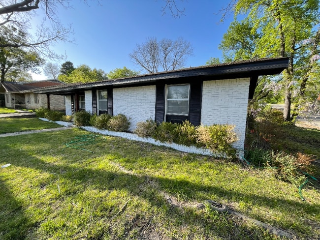 Photo - 1501 W Chestnut St