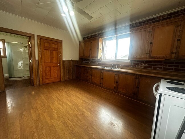 Photo - 421 Michigan Ave