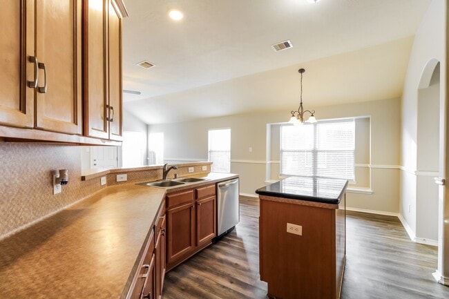 Photo - 21554 Kings Bend Dr