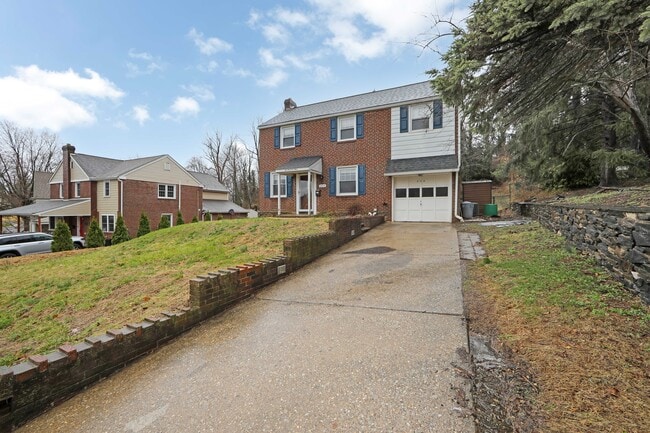 Photo - 204 Greenbriar Ln