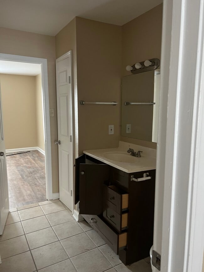 Photo - 1819 Southpointe Dr Unit 3