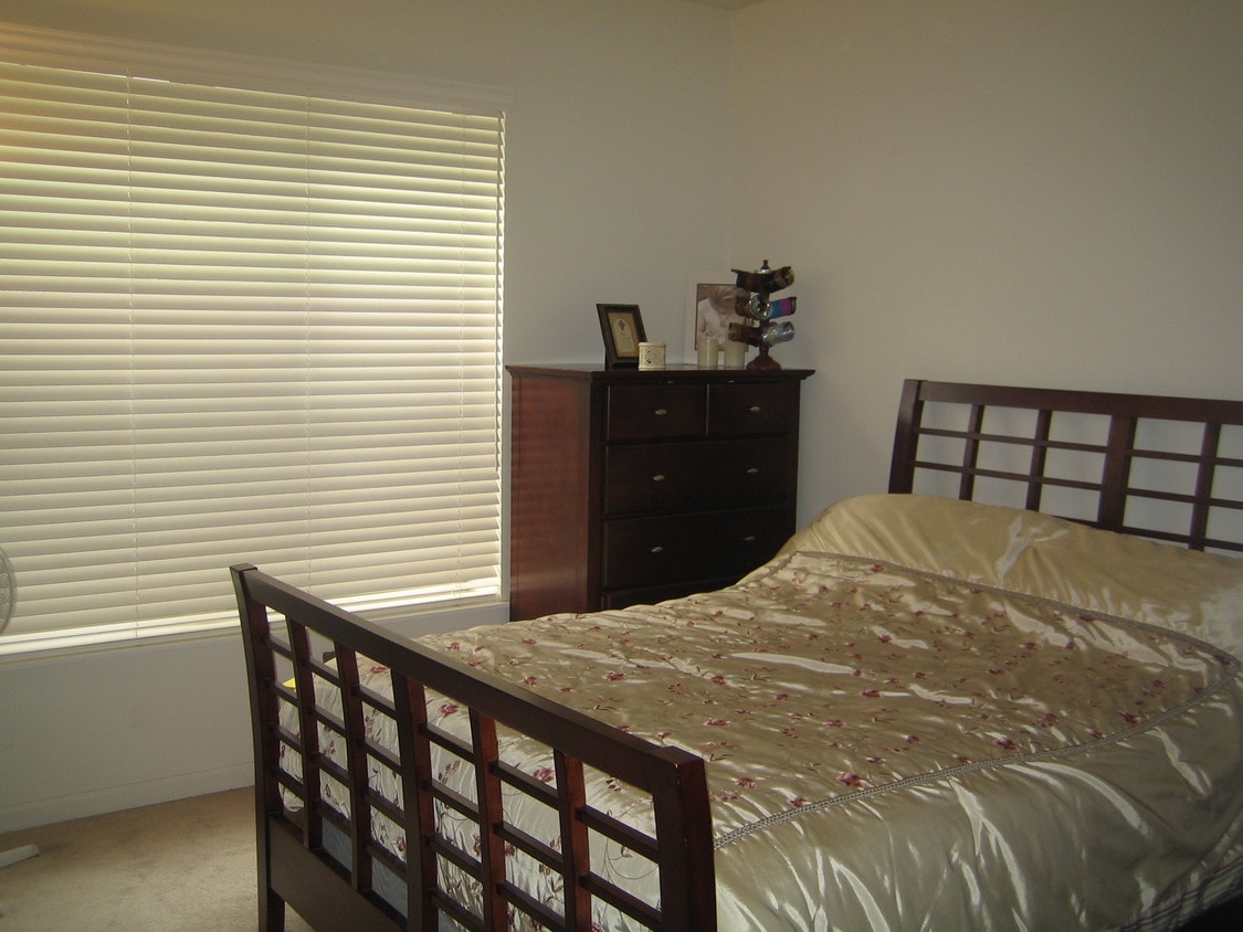 Photo - 656 Pearson St (Des Plaines, IL)