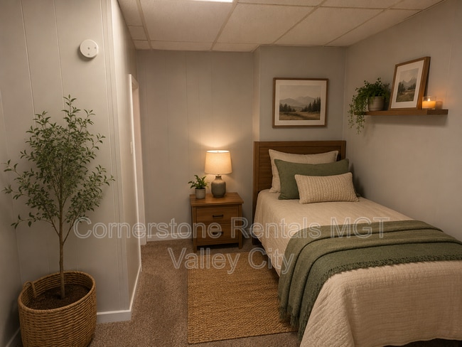 Photo - 405 2nd St NE
