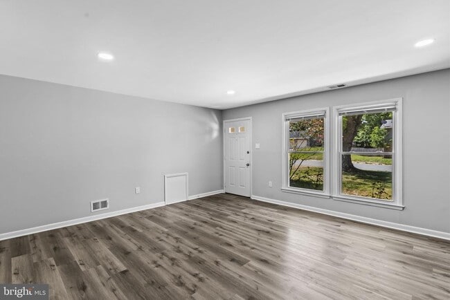 Photo - 2060 Red Spruce Ct