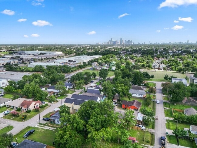 Photo - 4101 E Rogers St