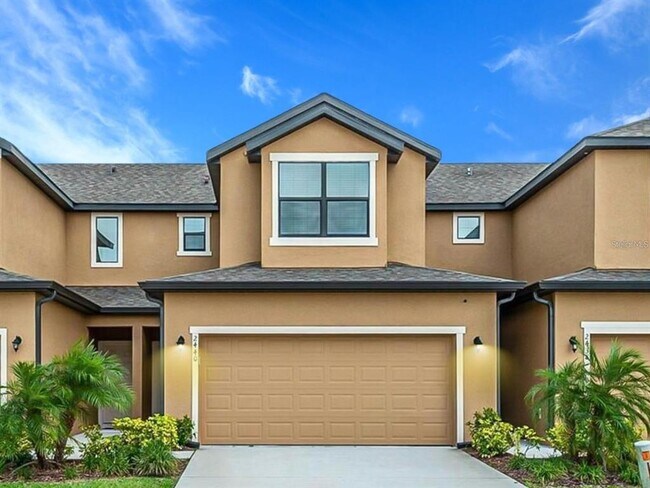 Building Photo - 2440 Seven Oaks Dr