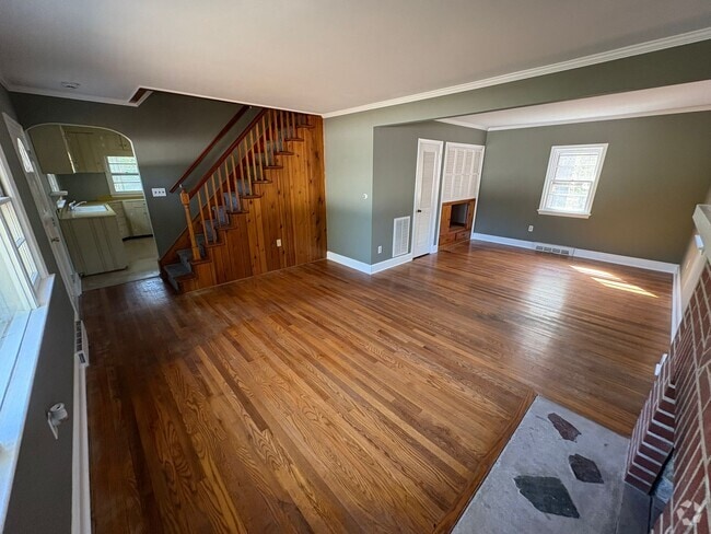 Building Photo - 200 Burr Street Ext Rental