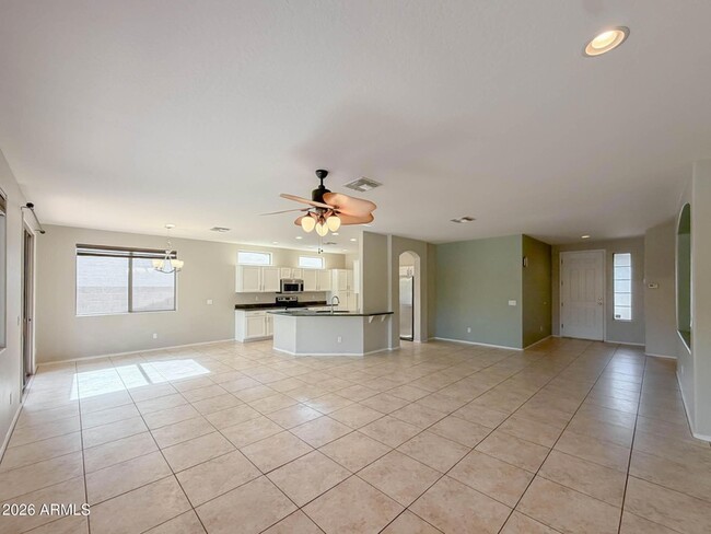 Photo - 203 W Cedar Dr