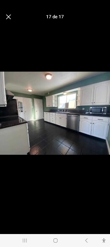 Photo - 985 Maple St