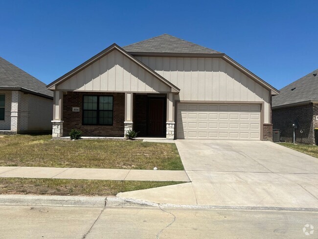 Building Photo - 3 bedroom 2 Bath home located in Southfork...