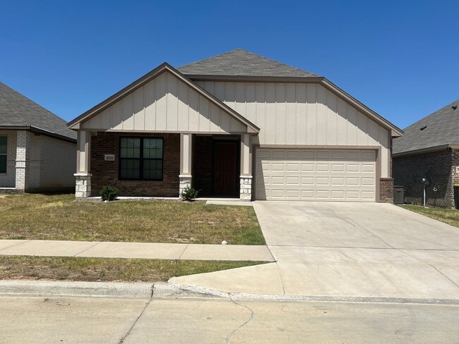 3 bedroom 2 Bath home located in Southfork... - 3 bedroom 2 Bath home located in Southfork...