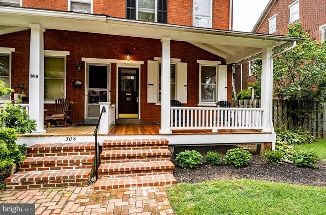 Photo - 310 W Biddle St