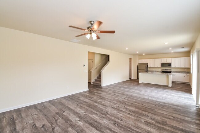 Photo - 324 Hamilton Pointe Dr