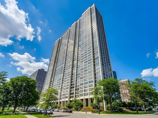 Building Photo - 2800 N Lake Shore Dr Unit 1003