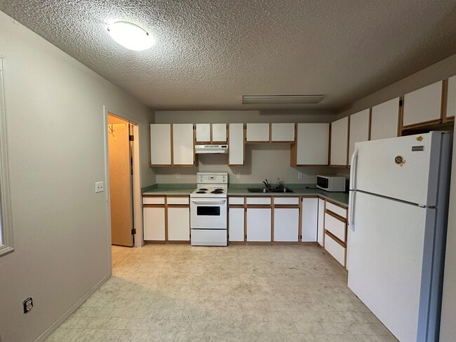 Photo - 9495-9495 Hazel St