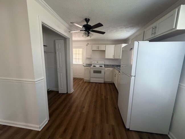 Photo - 1307 E Moody Ave