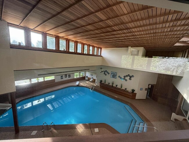 balcony over looking pool - 123 Hardy St