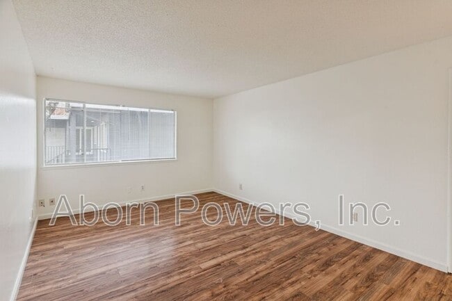 Photo - 1215 Williams Way