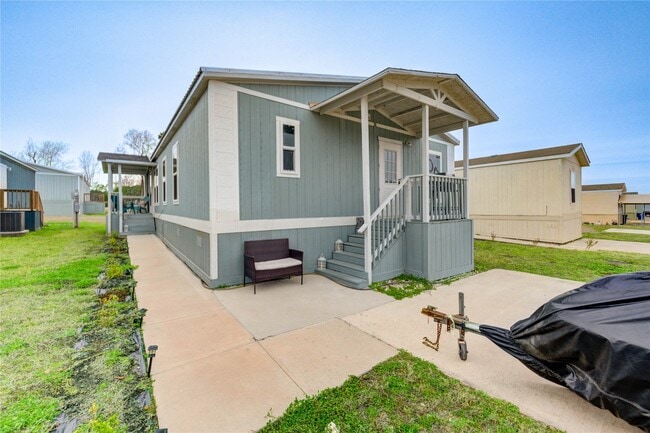 Photo - 17338 FM 1097