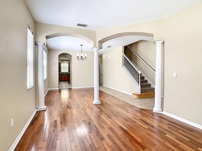 Photo - Amazing 4/2.5/2 in the Beautiful Windermere Neighborhood, Summerport