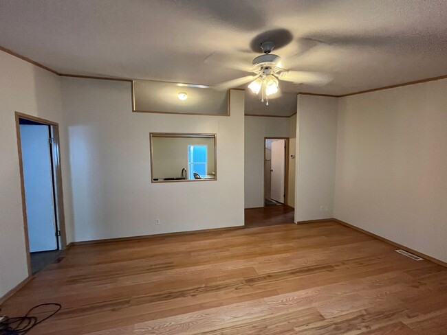 Photo - Great Location! 3 Bed, 2 Bath West-Flagstaff Home - Students & Pets OK! Avail Aug 10th!