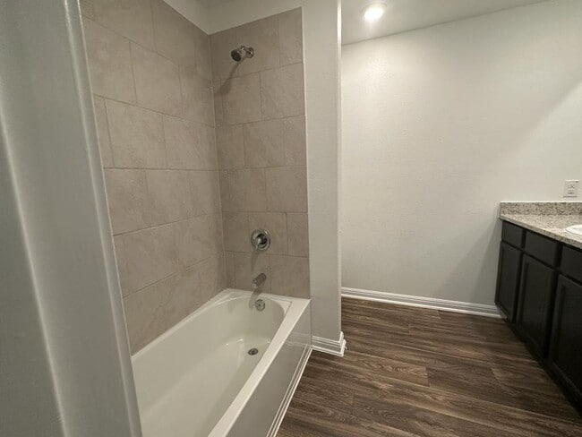 Photo - 18300 Speculator Ln