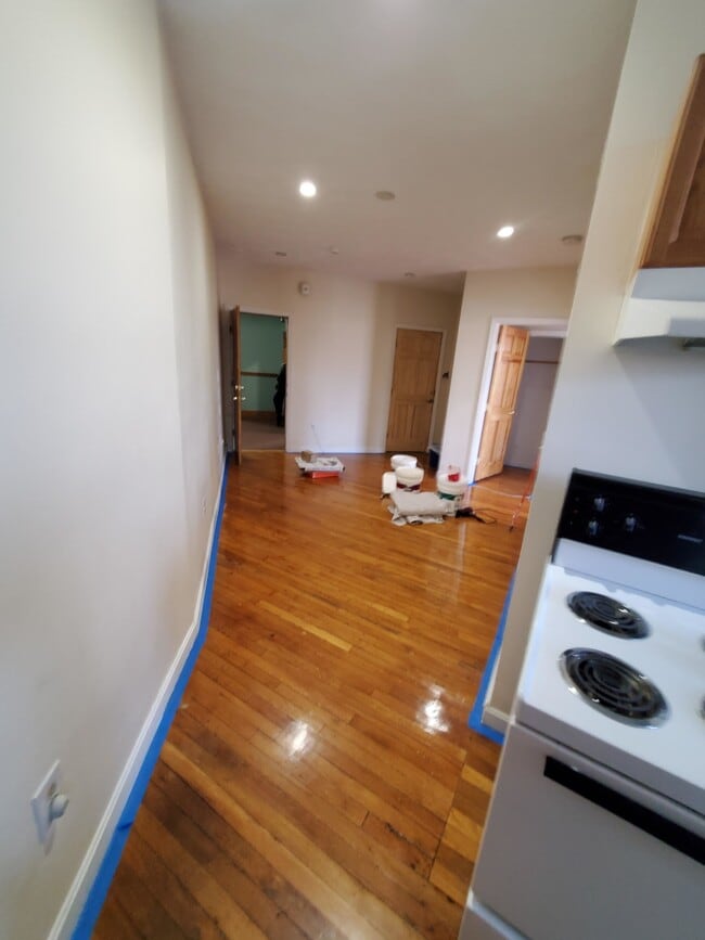 Photo - 352 Riverway Unidad 9