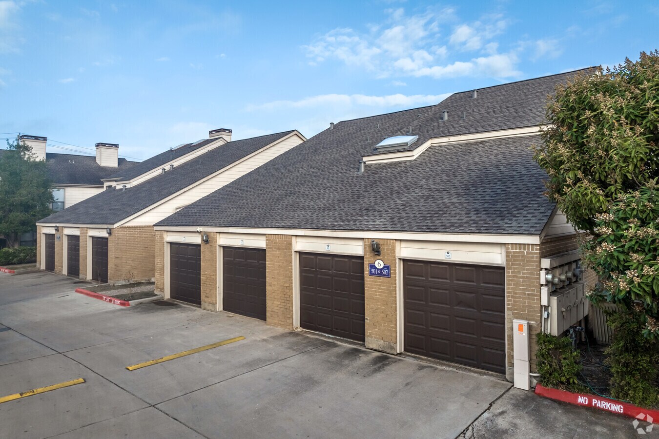 Alternate Building Photo - Oaks on Kirkwood Condominiums