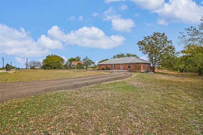 Building Photo - 200 Creekside Trail