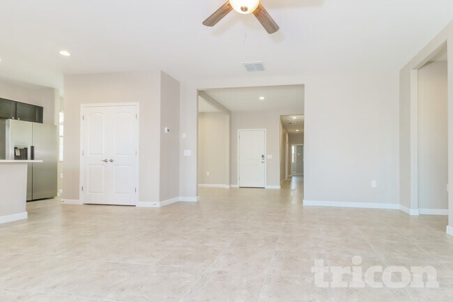 Photo - 30361 W Crittenden Ln