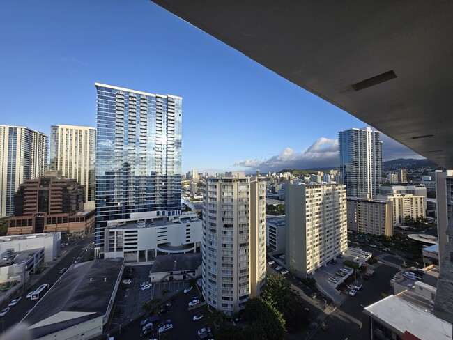 Photo - 747 Amana St