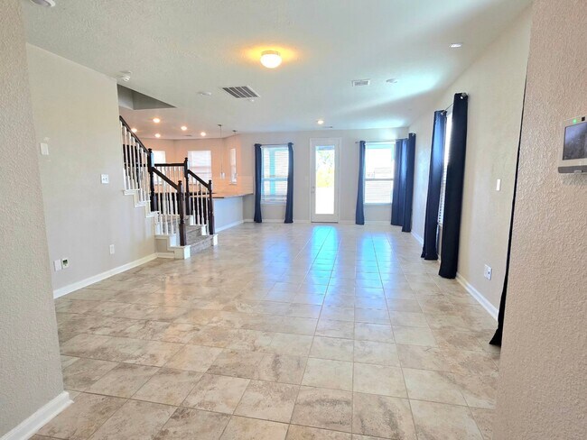 Photo - 25250 Laird Knoll St