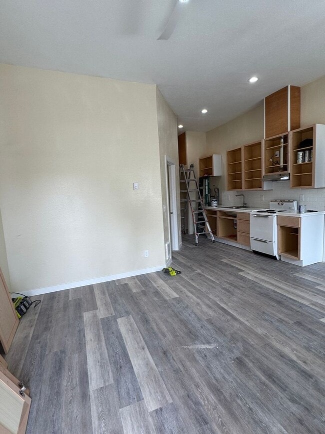 Photo - 902 S 29th Ave Unit B